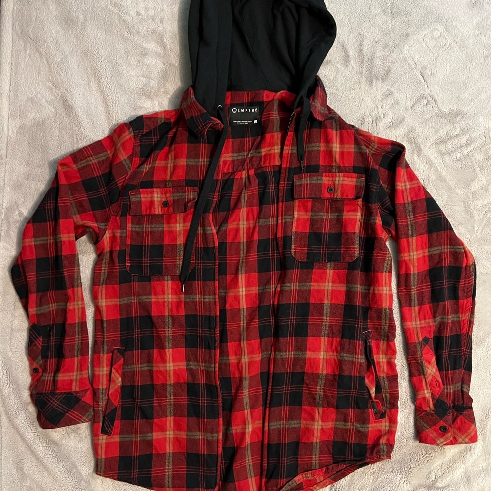 Empyre chancer Red hooded flannel in size Large.